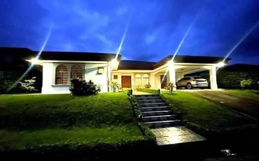 Elegant home in exclusive section Las Vueltas, Los Reyes – 40005152868