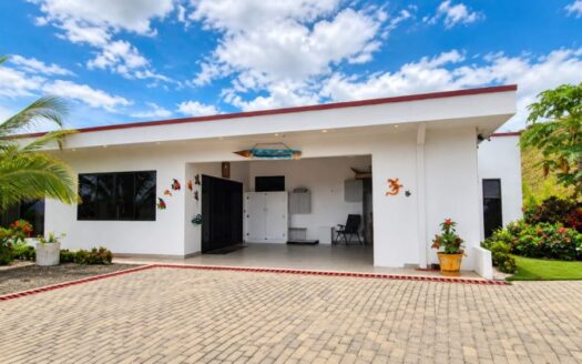 Casa Sol Paraiso, a 3b/2.5ba tranquil sanctuary nestled in the Roca Verde gated community – 400052010084