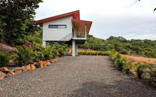Turnkey Guest Home + Development-Ready Lot with Panoramic Views – 400051521176