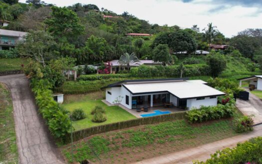 For Rent: Modern Tropical Home with Private Pool in Roca Verde, Atenas, $3,000/month, Available December 1, 2026 – 400051521183