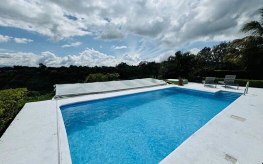 Home in a very private countryside community with big views – 400051521008