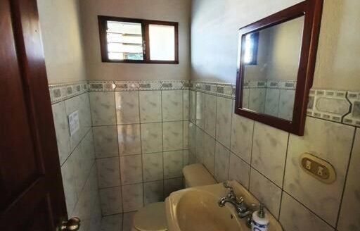 Lot in private and secure setting in town center. – 40005152728