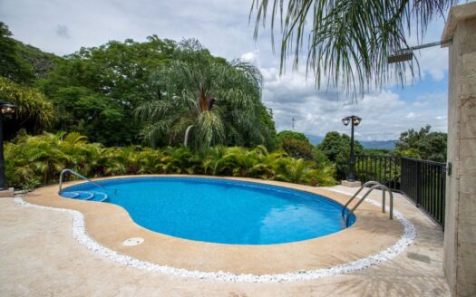 Large modern style home in an upscale Atenas countryside community – 40005152688