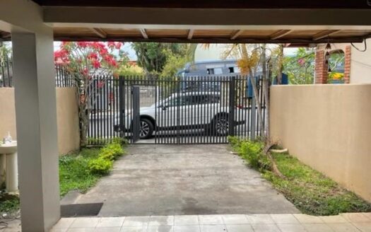 Ideal living or commercial location in Atenas Center – 40005152679
