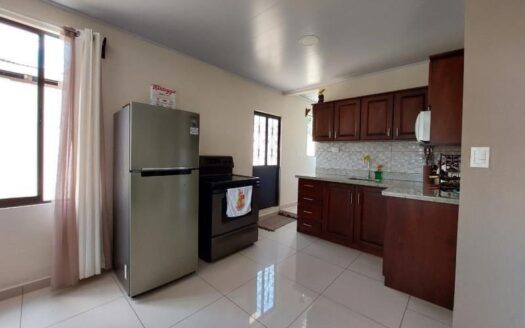 This two-story house is strategically located 11 minutes from Atenas center – 400052042034