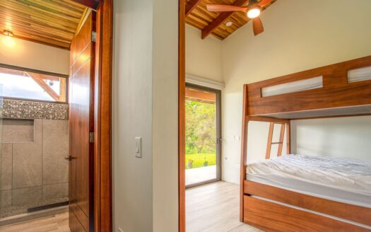 Beautifully built home on 2.5 acres 6 min. from 27 in Atenas – 40005152948