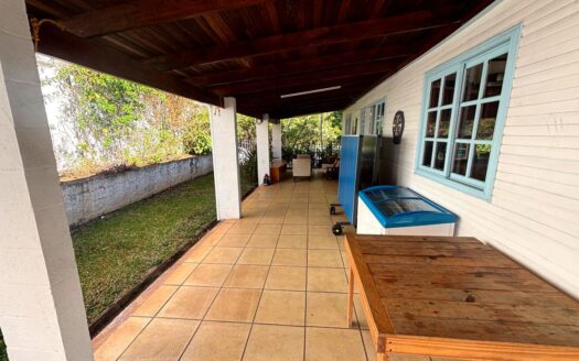 Unique cottage style home walking distance to Atenas Center – 400051521123