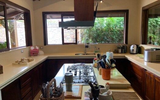 Beautifully finished home with big views close to Orotina – 40005152546
